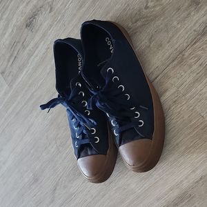 Converse- navy- low tops